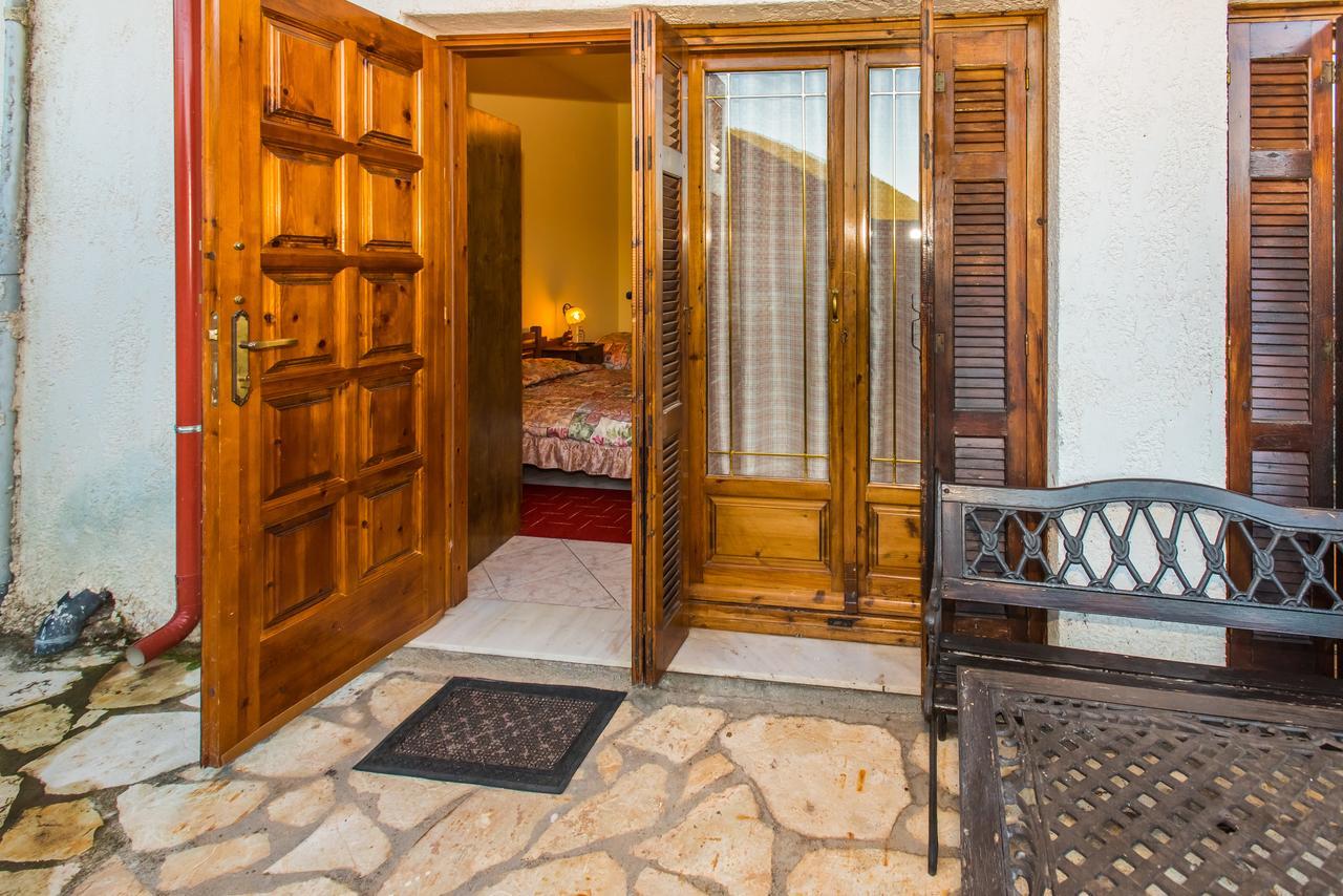 Elatos Rooms Mikrón Khoríon Exterior foto